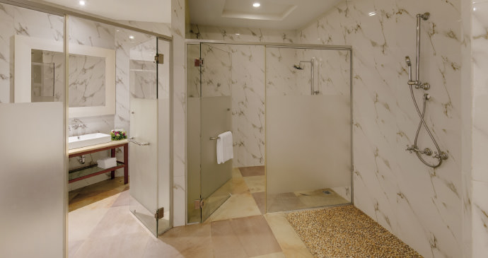 Yihup Villa Suite Bathroom